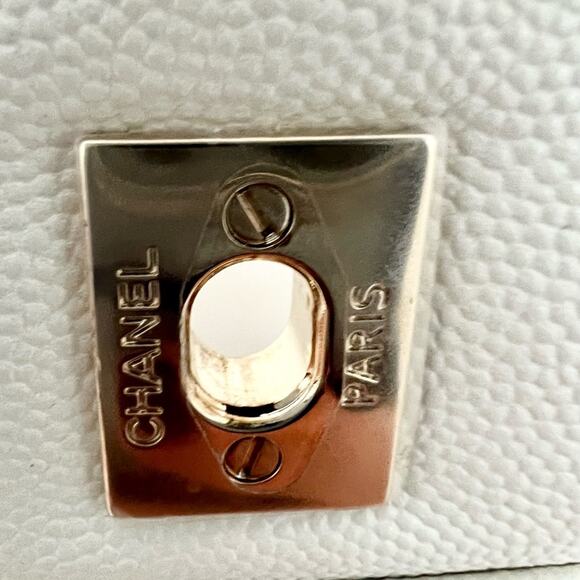 Chanel white caviar maxi flap bag champagne gold hardware with box and receipt - Picture 5 of 16